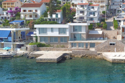 2-waterside-villa-with-3-apartments