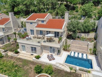 3-new-villa-with-a-pool-and-panoramic-sea-vie