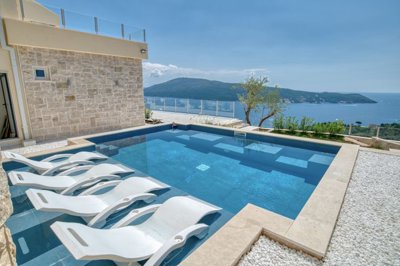5-new-villa-with-a-pool-and-panoramic-sea-vie