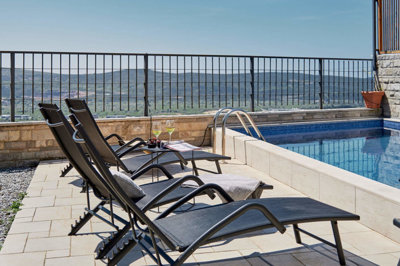 5-kotor-kavac-three-bedroom-villa-with-a-swim