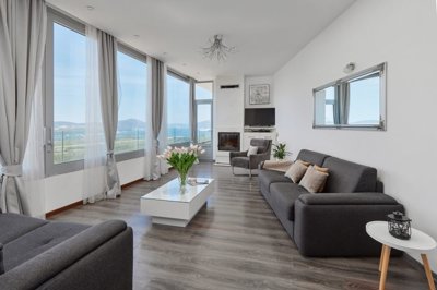 8-kotor-kavac-three-bedroom-villa-with-a-swim