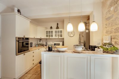 10-kotor-risan-a-charming-stone-house-with-a-