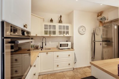 11-kotor-risan-a-charming-stone-house-with-a-