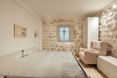 12-kotor-risan-a-charming-stone-house-with-a-