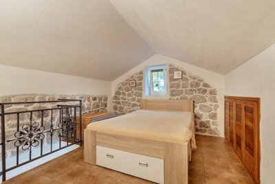 14-kotor-risan-a-charming-stone-house-with-a-