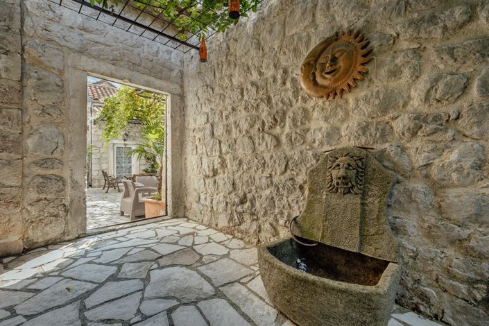 Image No.19-Maison de 10 chambres à vendre à Risan