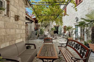 5-kotor-risan-a-charming-stone-house-with-a-l