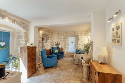 6-kotor-risan-a-charming-stone-house-with-a-l