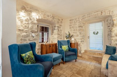 7-kotor-risan-a-charming-stone-house-with-a-l