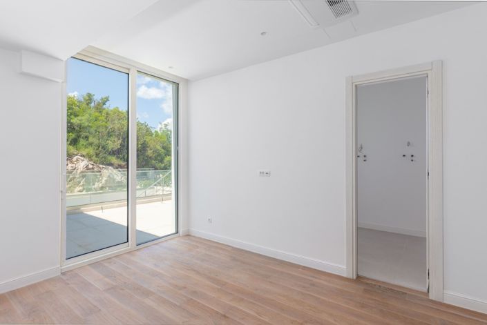 Image No.12-Villa de 5 chambres à vendre à Tivat