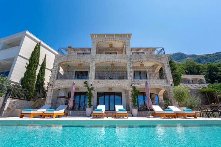 Image No.3-Maison de 9 chambres à vendre à Budva