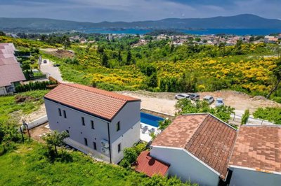 5-new-contemporary-villa-with-pool-and-sea-vi