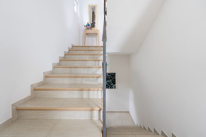 Image No.25-5 Bed House for sale