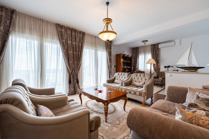 Image No.27-5 Bed House for sale