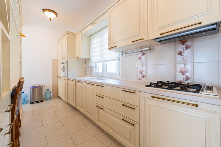 Image No.29-5 Bed House for sale