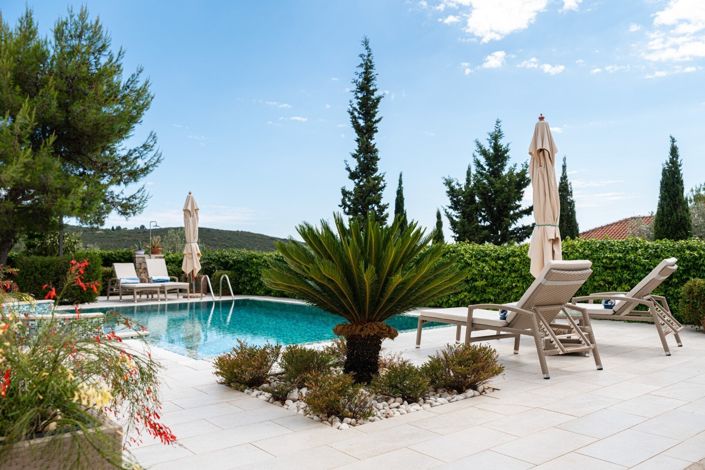 Image No.6-5 Bed House for sale