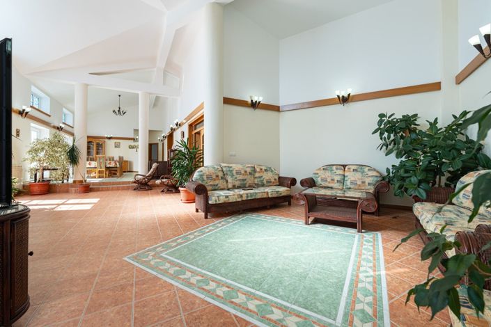 Image No.12-9 Bed Villa for sale