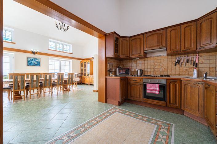 Image No.19-9 Bed Villa for sale