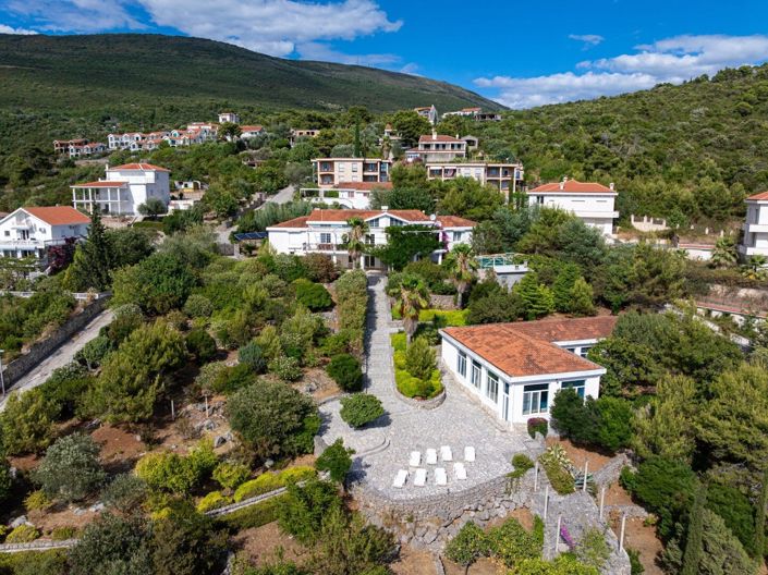 Image No.3-9 Bed Villa for sale