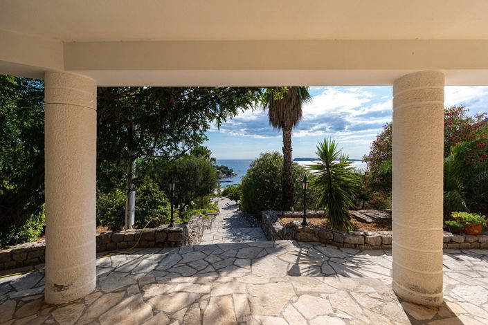 Image No.8-9 Bed Villa for sale