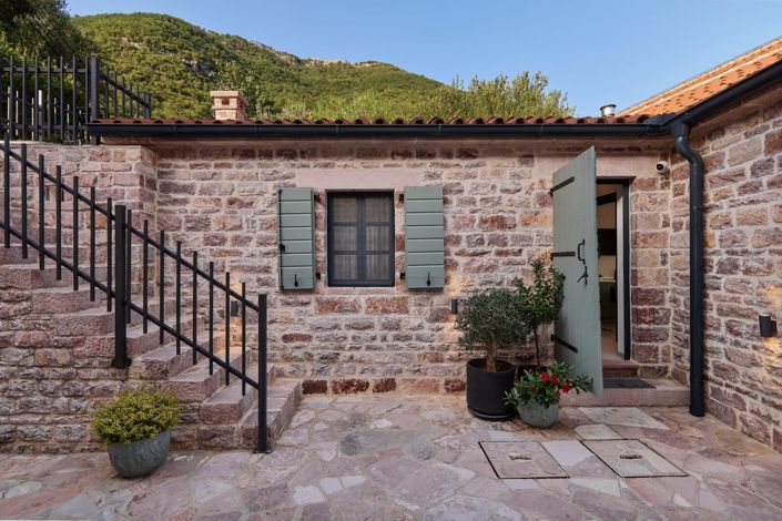 Image No.30-Villa de 4 chambres à vendre à Tivat