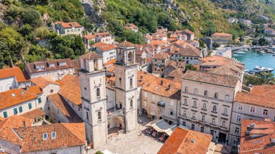 1-kotor-old-town-historic-palace-from-the-18t
