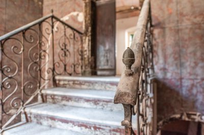 12-kotor-old-town-historic-palace-from-the-18