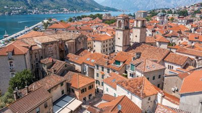 2-kotor-old-town-historic-palace-from-the-18t