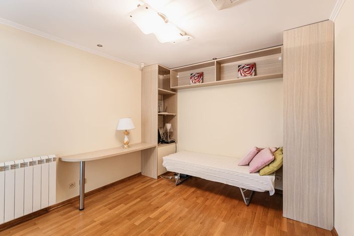 Image No.15-6 Bed Apartment for sale