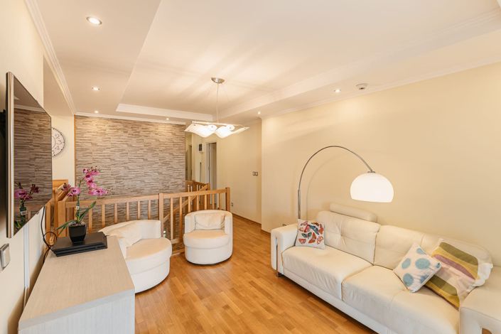 Image No.18-6 Bed Apartment for sale