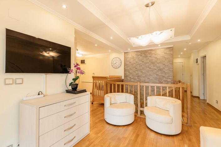 Image No.19-6 Bed Apartment for sale