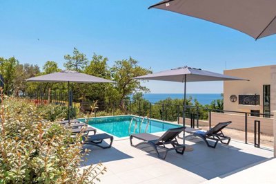 4-new-furnished-villa-with-a-pool