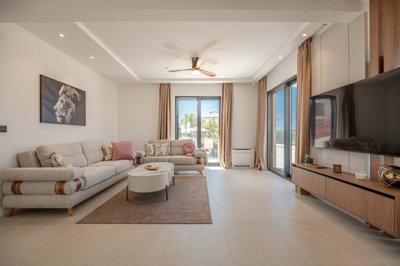 7-new-furnished-villa-with-a-pool