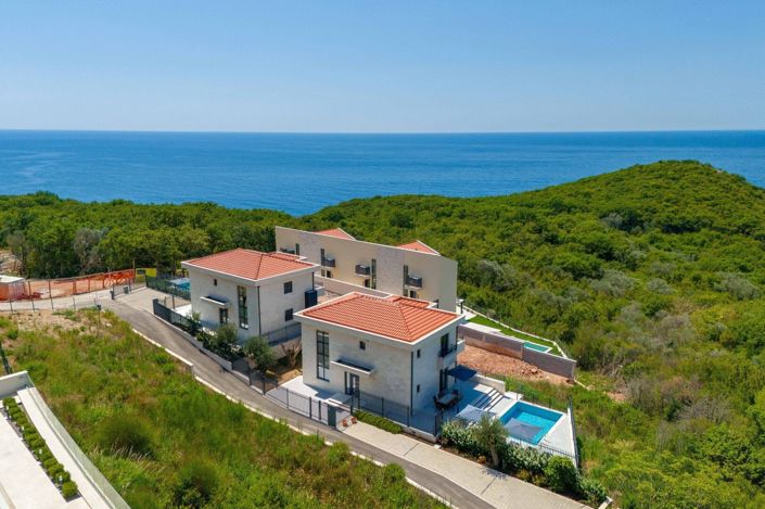 Image No.3-Villa de 5 chambres à vendre à Budva