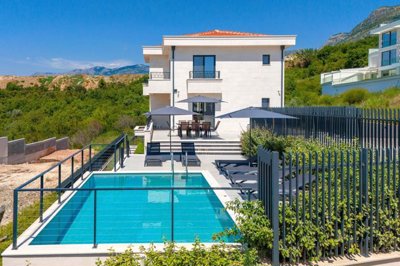 3-new-furnished-villa-with-a-pool