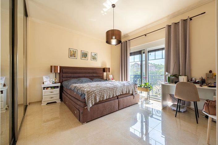 Image No.14-3 Bed House for sale