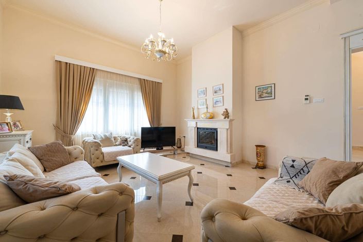 Image No.9-3 Bed House for sale