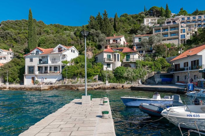 Image No.18-2 Bed House for sale