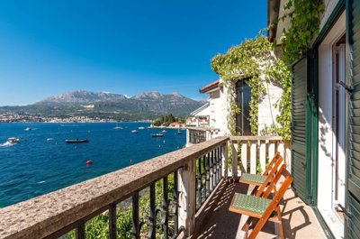 6-waterside-house-in-rose-lustica