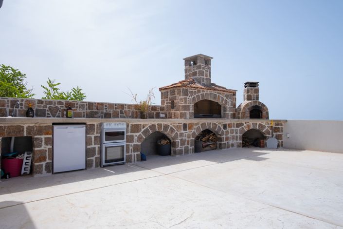 Image No.10-7 Bed Villa for sale