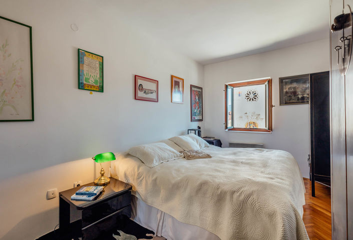 Image No.18-3 Bed House for sale