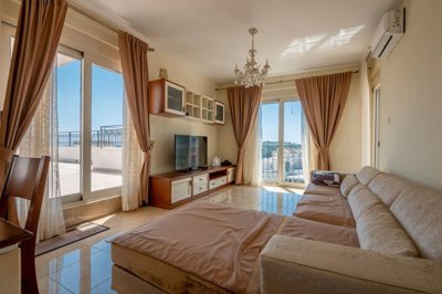 5-luxury-penthouse-with-panoramic-rooftop-ter