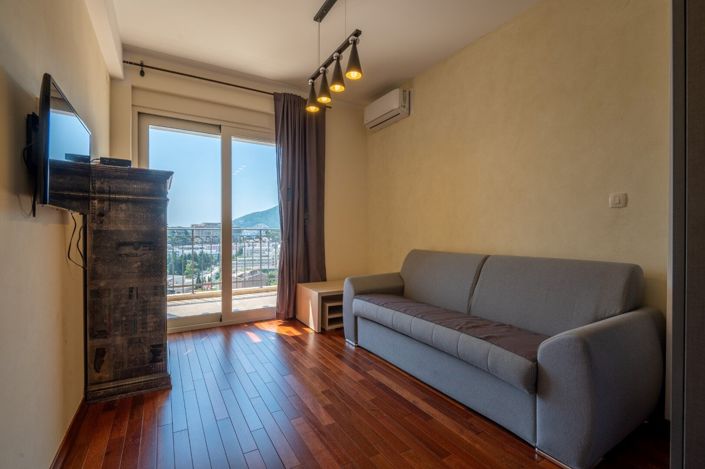 Image No.12-2 Bed Apartment for sale