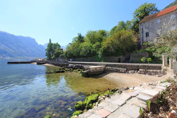 Image No.10-2 Bed House for sale