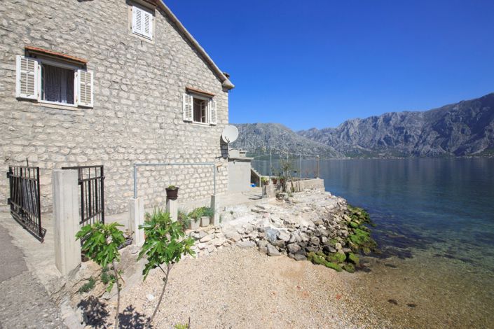 Image No.7-2 Bed House for sale