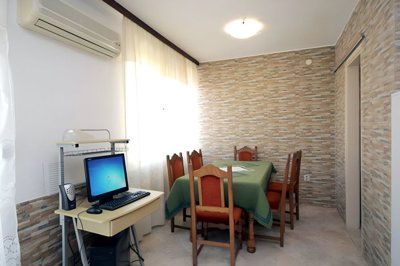 12-rezevici-villa-on-a-large-plot-and-a-pool