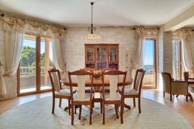 8-3bdr-apartment-sveti-stefan