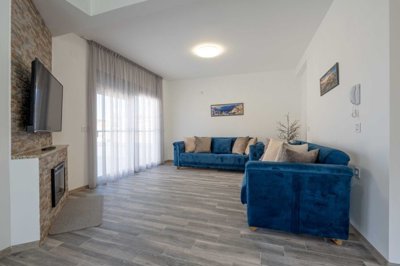 664cf67644c26651851c5a43920-20new20villa20nea