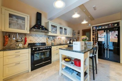 12-villa-with-apartmernts-and-a-pool-dobrota-