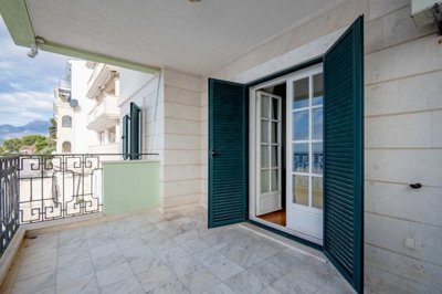3-waterfront-apartment-sveti-stefan